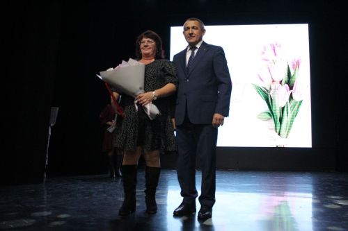 Концерт, посвященный мамам, провели в Лаишевском районном доме культуры