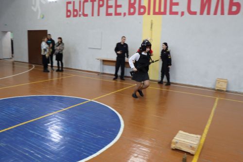 Сегодня студенты Лаишевского техникума поздравили с предстоящим праздником своих мам