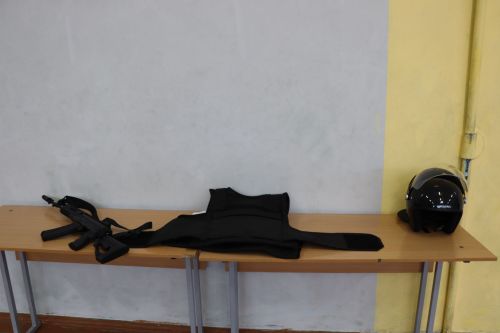 Сегодня студенты Лаишевского техникума поздравили с предстоящим праздником своих мам