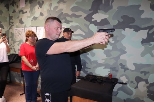 Сегодня студенты Лаишевского техникума поздравили с предстоящим праздником своих мам