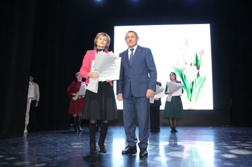Концерт, посвященный мамам, провели в Лаишевском районном доме культуры