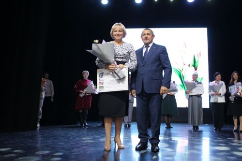 Концерт, посвященный мамам, провели в Лаишевском районном доме культуры