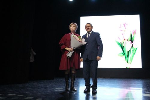 Концерт, посвященный мамам, провели в Лаишевском районном доме культуры