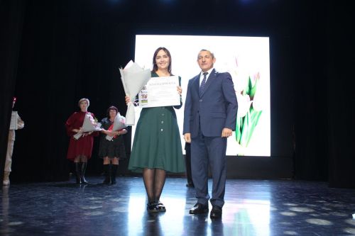Концерт, посвященный мамам, провели в Лаишевском районном доме культуры