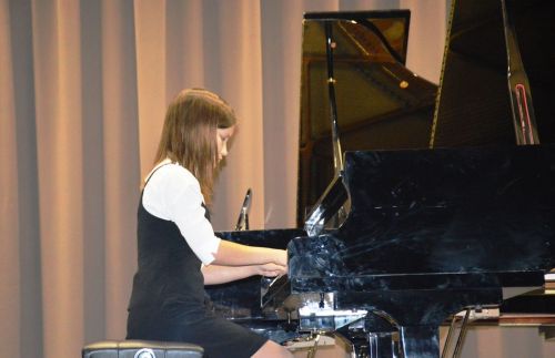 Концерт ко Дню Матери организовала лаишевская Детская школа искусств