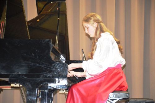 Концерт ко Дню Матери организовала лаишевская Детская школа искусств