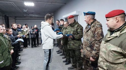 Чтобы получить право на ношение голубого берета, кадеты в сложнейших условиях преодолели Тропу мужества