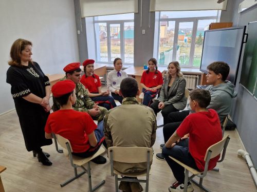 Юнармейцы Лаишевского района встретились с участником СВО