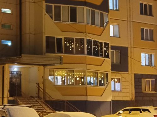 Город в декабрьской утренней неге, постепенно просыпается природа