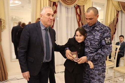 В торжественной обстановке молодым лаишевцам вручили паспорт гражданина Российской Федерации