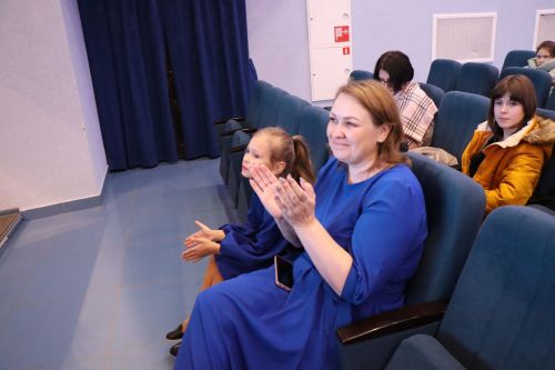 Солнце светит всем одинаково