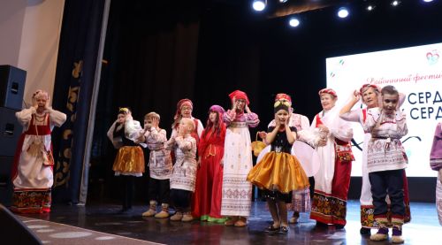 Солнце светит всем одинаково