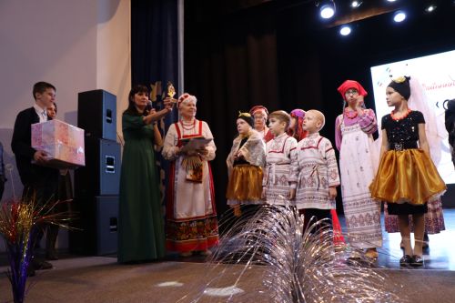 Солнце светит всем одинаково