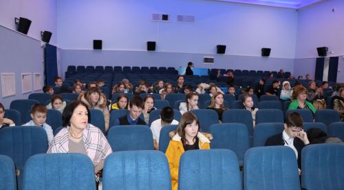 Солнце светит всем одинаково