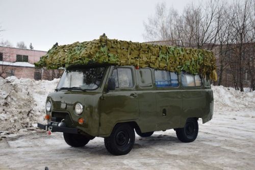 Две «буханки» и ЛуАЗ  отправили в зону СВО