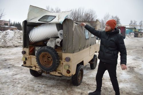 Две «буханки» и ЛуАЗ  отправили в зону СВО