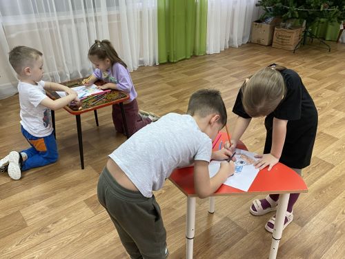 В предновогоднее путешествие по сказкам отправилилсь лаишевские дошкольники