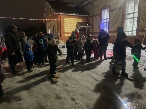 В Большекабанском поселении Лаишевского района состоялось открытие новогодней ёлки