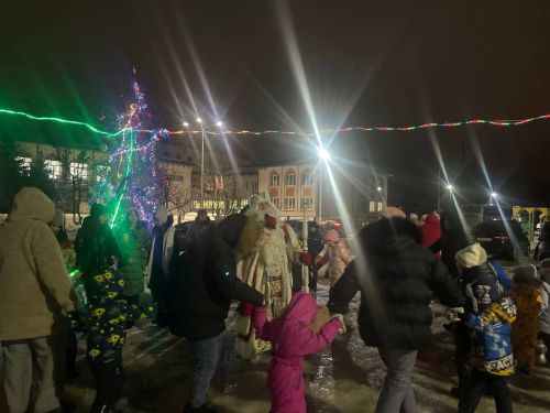 В Большекабанском поселении Лаишевского района состоялось открытие новогодней ёлки
