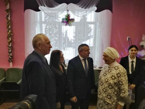 Глава Лаишевского района Ильдус Зарипов накануне Нового года посетил Лаишевский детский дом