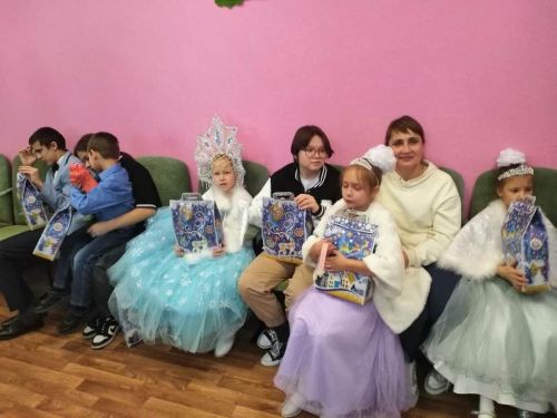 Глава Лаишевского района Ильдус Зарипов накануне Нового года посетил Лаишевский детский дом