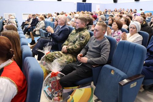Глава Лаишевского района Ильдус Зарипов вручил награды волонтерам
