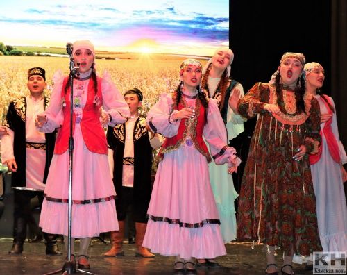 Яркий этно-мюзикл прошел в Лаишевском РДК