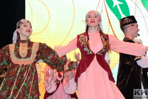 Яркий этно-мюзикл прошел в Лаишевском РДК