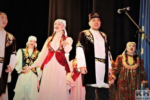 Яркий этно-мюзикл прошел в Лаишевском РДК