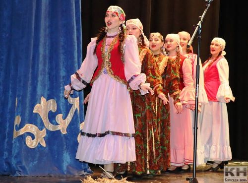 Яркий этно-мюзикл прошел в Лаишевском РДК