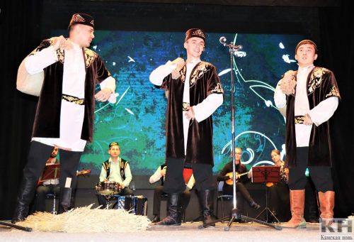 Яркий этно-мюзикл прошел в Лаишевском РДК