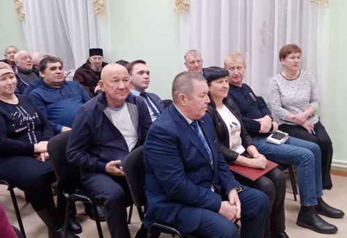 Встреча с жителями поселения началась с выставки