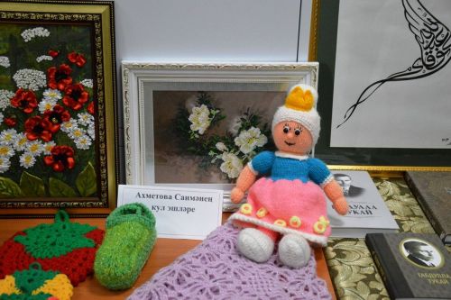 Встреча с жителями поселения началась с выставки