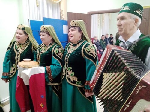 Встреча с жителями поселения началась с выставки
