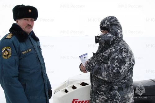 В Лаишевском районе выявлены случаи выезда автомобилей на лед в запрещенных местах