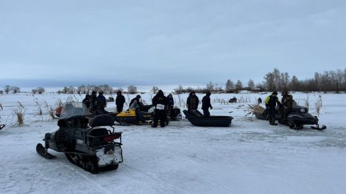 На реке Меша пробурили лунки, чтобы насытить воду кислородом
