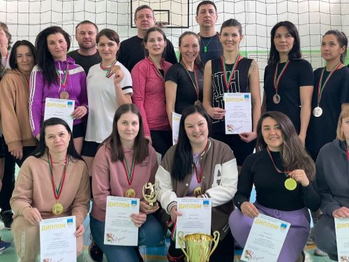 В Больших Кабанах состязались волейболистки Лаишевского района