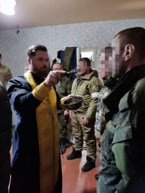 Благое дело. Настоятель Никольского храма совершил Таинство в зоне СВО