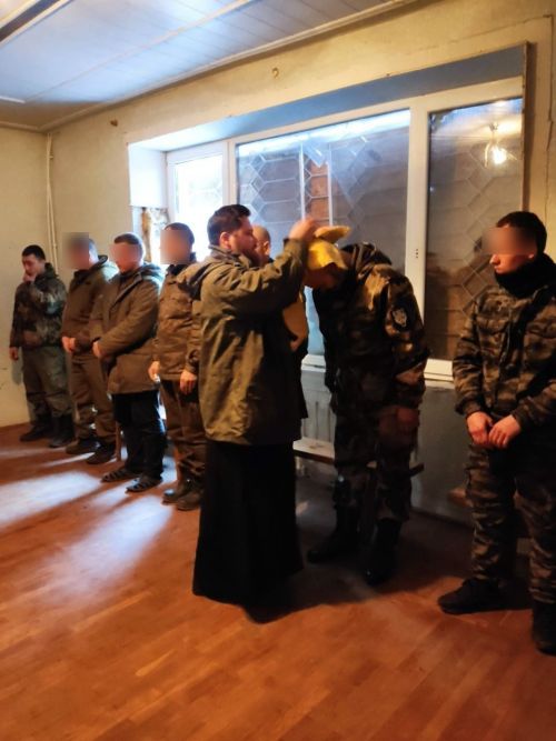 Благое дело. Настоятель Никольского храма совершил Таинство в зоне СВО