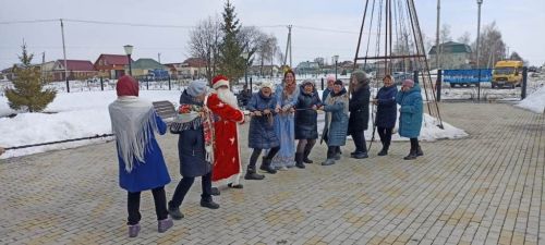 В Атабаево отметили Науруз и взрослые, и дети