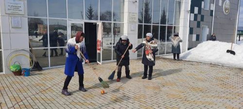 В Атабаево отметили Науруз и взрослые, и дети