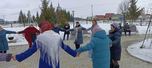 В Атабаево отметили Науруз и взрослые, и дети