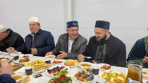 Глава Лаишевского района Ильдус Зарипов провел коллективный ифтар