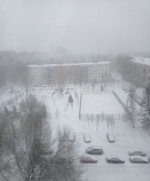 Улицы городов занесло снегом