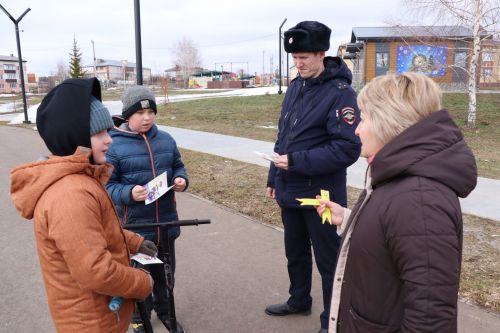 Сотрудники ГИБДД поговорили с лаишевскими детьми о безопасном поведении на дороге