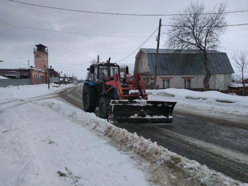 На улицах города техника работает и в выходные