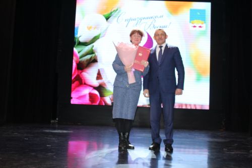 Лаишевских дам поздравили с их праздником