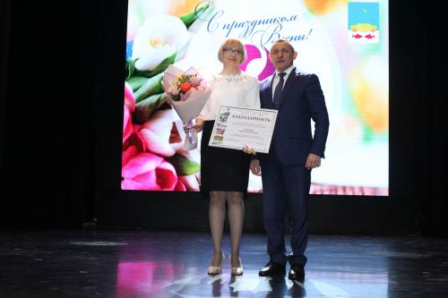 Лаишевских дам поздравили с их праздником