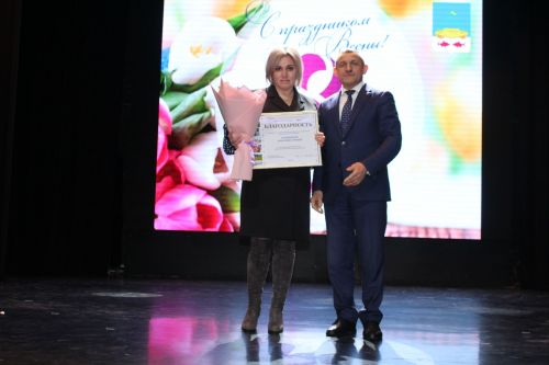 Лаишевских дам поздравили с их праздником