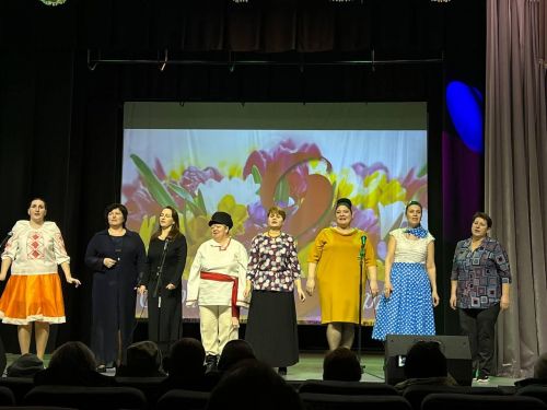 Подарили своим односельчанам «Весенний букет»